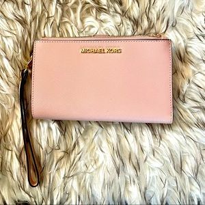 Michael Kors LG Jet Set Travel Double Zip Leather Wristlet
